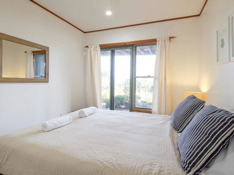 Claytons 1 By Discover Stradbroke - Australia Accommodation 6