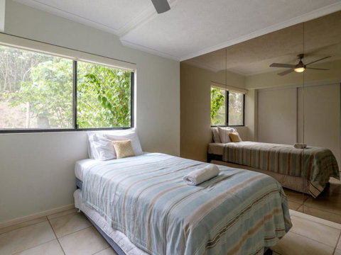Mooloomba Five - Australia Accommodation 18