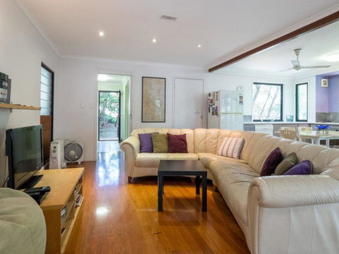 Billa Blue By Discover Stradbroke - Australia Accommodation 5
