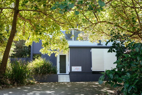 Point Break Beach House - Australia Accommodation 1
