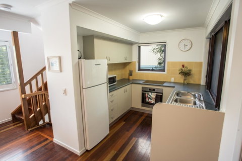 Point Break Beach House - Australia Accommodation 4