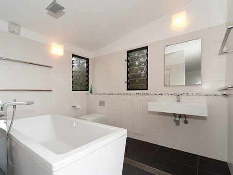 Aquila - Australia Accommodation 4