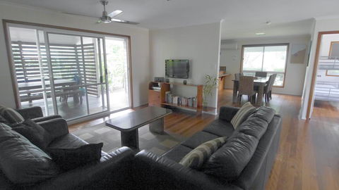 Amity Beach House - Australia Accommodation 2