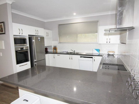 Beachside By Discover Stradbroke - Australia Accommodation 6