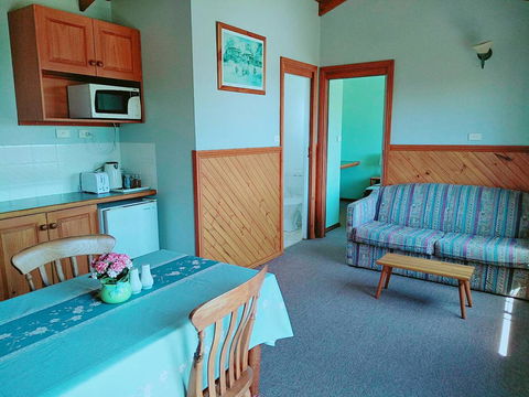 Baudins Accommodation And Restaurant - Australia Accommodation 9