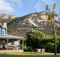 Mountain Seas Lodge - Australia Accommodation