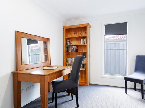 'Birubi Breezes', 2/7 Fitzroy St - Large Duplex With Air Conditioning, WIFI & Only 5 Minute Walk To The Beach - Australia Accommodation 2