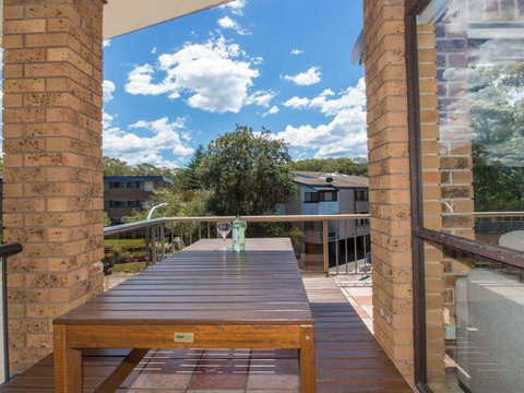 'COLUMBIA VIEWS', 2/9 COLUMBIA CLOSE - AIRCON, WIFI, NETFLIX, VIEWS & BOAT PARKING - Australia Accommodation 2