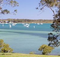 'Corlette Waterfront' 2/44 Danalene Parade - Waterfront Luxury WIFI Aircon Boat Parking - Australia Accommodation