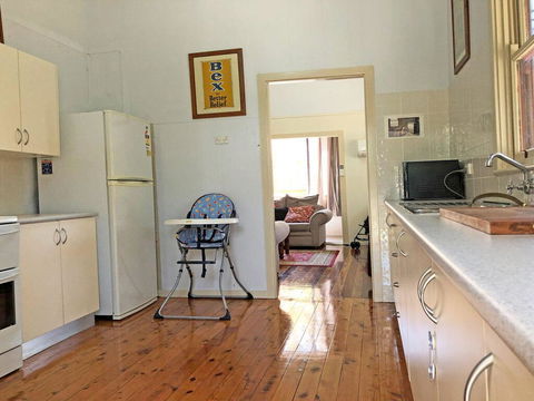 'Daves Place', 27 Rigney St - Holiday House With WIFI, Aircon & Boat Parking - Australia Accommodation 2
