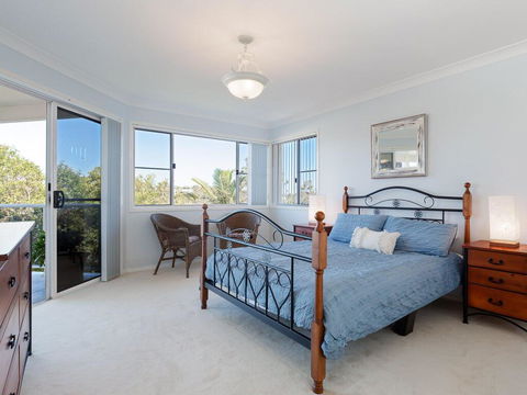 'GrandView', 10 Grandview Close - Huge House With Water Views, Aircon, WIFI, Netflix, Foxtel & Billiard Table - Australia Accommodation 1