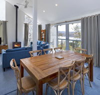 'Matilda' - Spacious  centrally located with great lake views - Australia Accommodation