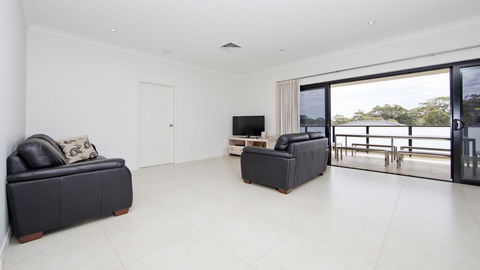 'Ocean To Beach' Luxury Hide Away - Australia Accommodation 3