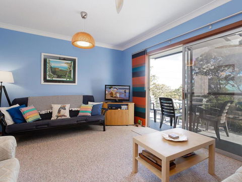 'Rutland', 1/13 Cromarty Road - Pet Friendly, Boat Parking, Water Views, Air Con - Australia Accommodation 3