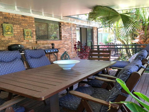'Sandy Palms' 28 Moorooba Cr - Beautiful Home With Wifi, Air-con And Boat Parking - Australia Accommodation 2