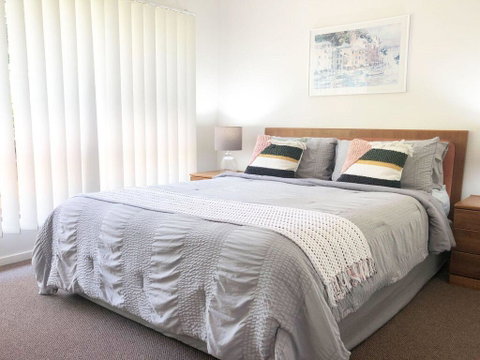 'Sandy Palms' 28 Moorooba Cr - Beautiful Home With Wifi, Air-con And Boat Parking - Australia Accommodation 1