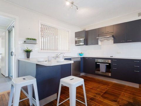 'Shoalz', 28 Rigney Street - Renovated Pet Friendly Cottage & Boat Parking - Australia Accommodation 3