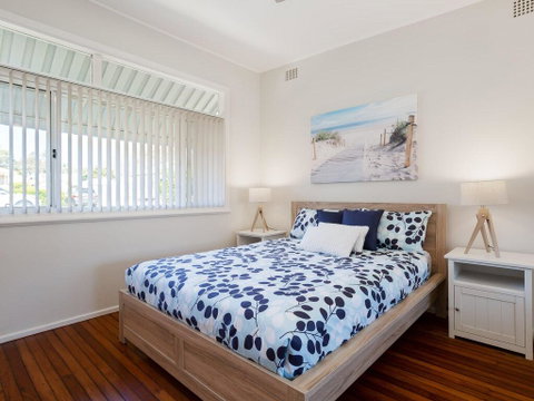 'Shoalz', 28 Rigney Street - Renovated Pet Friendly Cottage & Boat Parking - Australia Accommodation 1