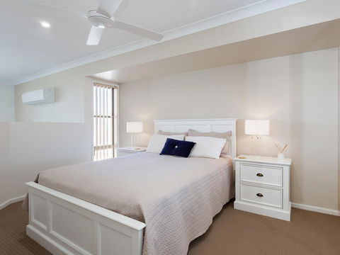 'Walk On Birubi', 1/40 Ocean Ave - Pet Friendly, WIFI, Boat Parking & Water Views - Australia Accommodation 2