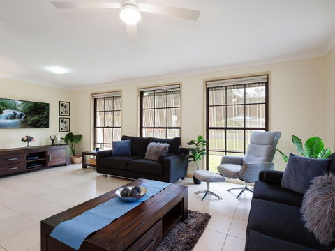 'Willows At The Bay' 111 Horace St - Large House With Aircon, WIFI And Boat Parking. - Australia Accommodation 1