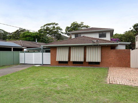 'Willows At The Bay' 111 Horace St - Large House With Aircon, WIFI And Boat Parking. - Australia Accommodation 0