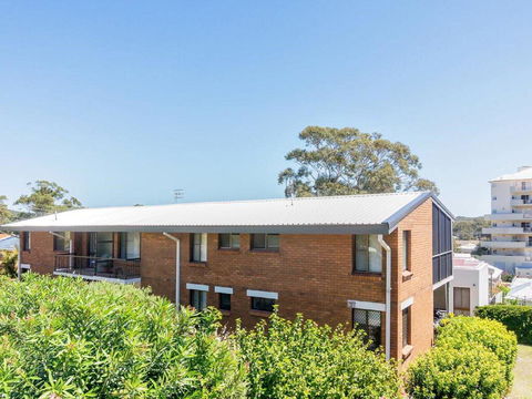 1 'BAHIA', 47 RONALD AVE - GREAT LOCATION WITH FILTERED WATER VIEWS - Australia Accommodation 1