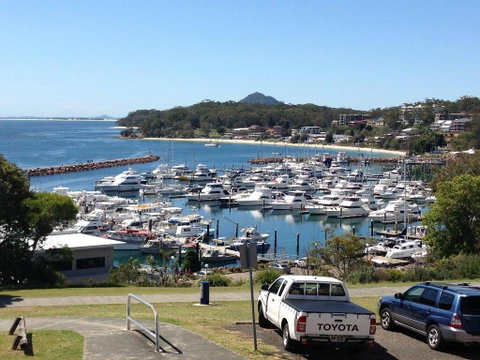 1 'Laman Lodge', 15 Laman Street - Stunning Air Conditioned Unit With Water Views And WIFI - Australia Accommodation 0