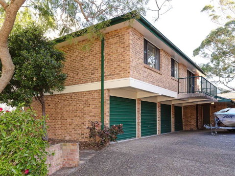 1 'Monterea' 3 Ondine Close - Walking Distance To Beach - Australia Accommodation 0