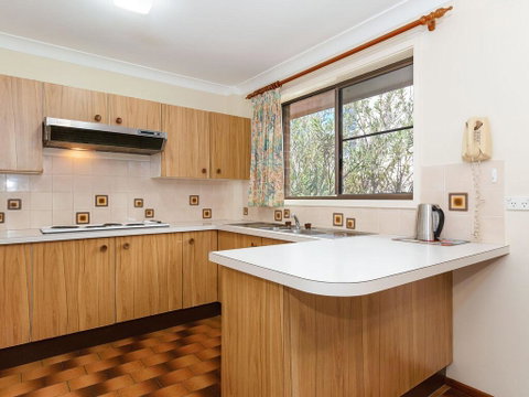 1 'Monterea' 3 Ondine Close - Walking Distance To Beach - Australia Accommodation 3