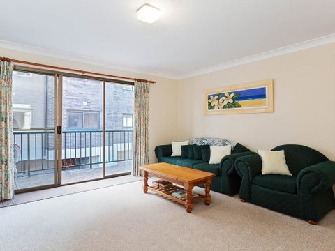 1 'Monterea' 3 Ondine Close - Walking Distance To Beach - Australia Accommodation 2