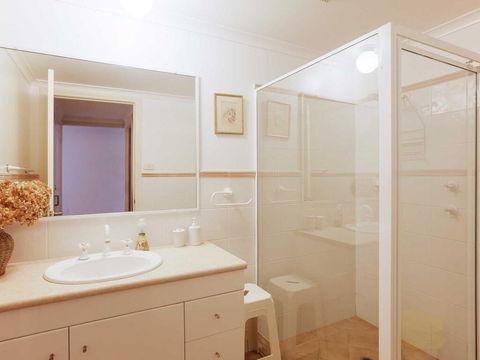 1 'Peninsula Waters', 2-4 Soldiers Point Road - Aircon, Pool & Massive Outdoor Area - Australia Accommodation 3