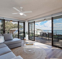 1 'The Poplars' 34 Magnus St - panoramic water views pool aircon  WIFI - Australia Accommodation