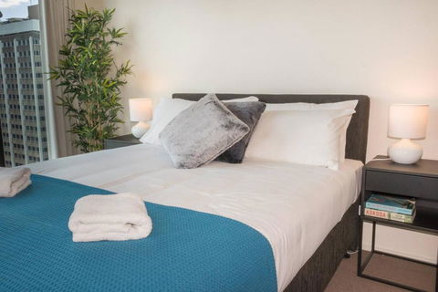 1 Bedroom Studio Apartment Near Eagle Street - Australia Accommodation 1