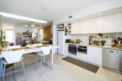 1 Bright Point Apartment 2303 - Australia Accommodation 3
