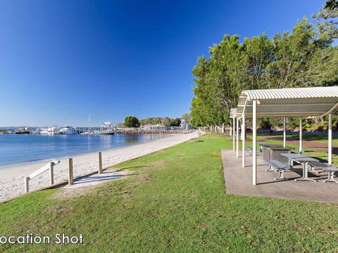 10 'Magnus Gardens' 7 Magnus Street - Air Conditioned & Walk To Town Centre - Australia Accommodation 0