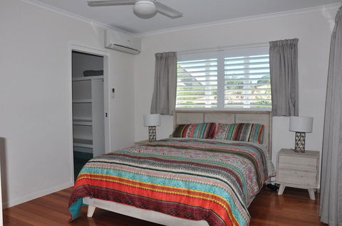 10 Double Island Drive - Modern Family Home, Centrally Located, Swimming Pool & Outdoor Area - Australia Accommodation 1