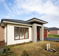109 Cozy Cranbourne Family House 5Bed2Bath2Parking - Australia Accommodation
