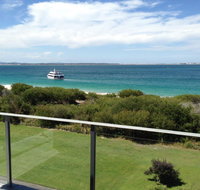11 'Luskin Lodge' 29 Weatherly Close - stunning water views - Australia Accommodation