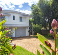 11 Riley St - Stylishly Modern - Australia Accommodation