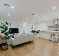 118 Refreshing 3BR Werribee Family House - Australia Accommodation