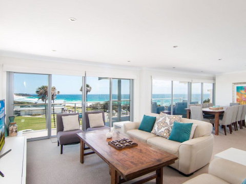 12 Cliff Road - Australia Accommodation 0