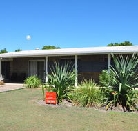 12 Zircon Street - Renovated beach shack with the perfect blend of comfort and coastal cool - Australia Accommodation