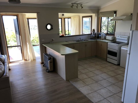 121 Montague Avenue, Kianga - Australia Accommodation 3