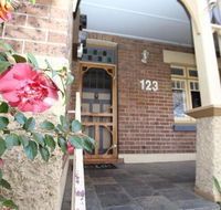 123 Hill St Heart of Orange Double Brick - Australia Accommodation