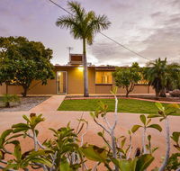 13 Grenadier Street - Shady Haven with a Large Outdoor Entertaining Area - Australia Accommodation