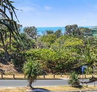 16 Pt Lookout Beach Resort - Australia Accommodation