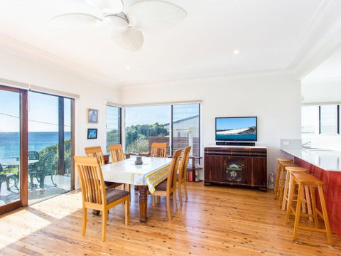 18 Cliff Road - Australia Accommodation 2