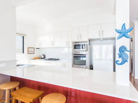 18 Cliff Road - Australia Accommodation 3