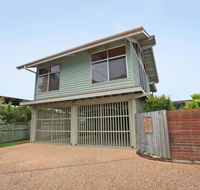 18 Northbeach Place Mudjimba Beach - Pet Friendly Linen Included WIFI - Australia Accommodation