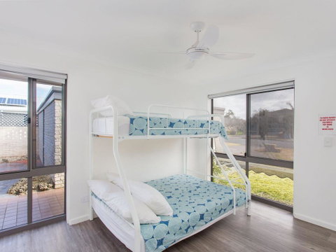 18 Rest Point - Australia Accommodation 3